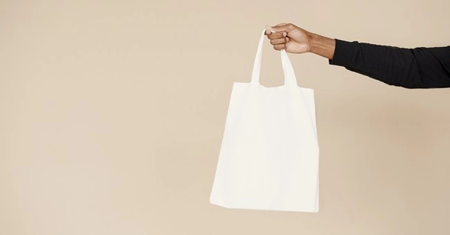 Canvas Totes: Embrace Luxury Carryalls and Everyday Shoppers