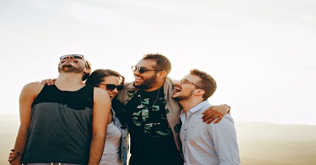 How Can I Be More Fun Around Men? 5 Expert Tips